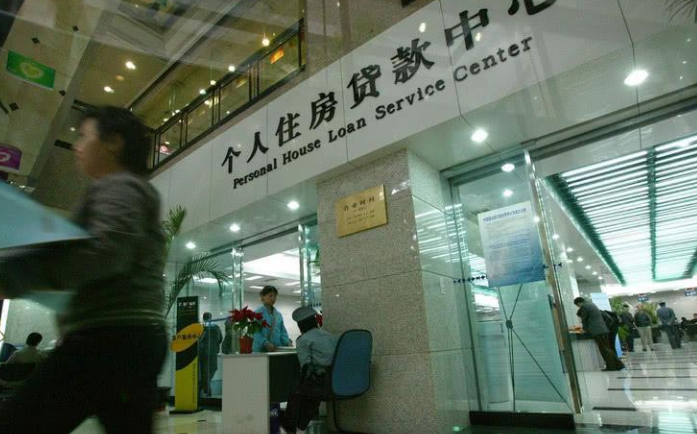 降价百万无人问津, 炒房“哭了”: 房价跌就算了, 还卖不出去