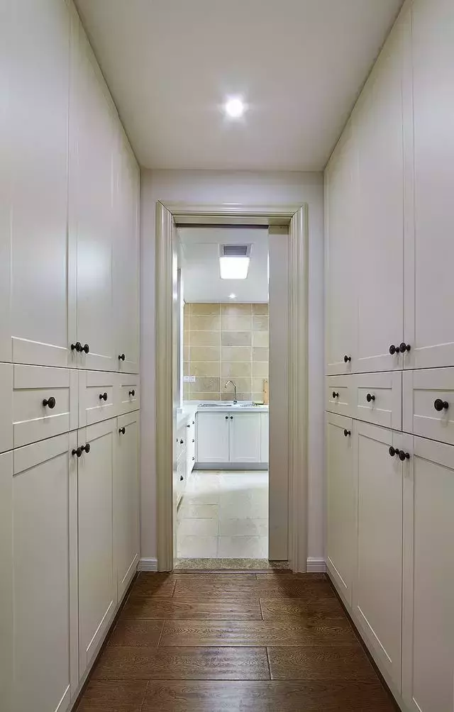 走廊面积浪费太可惜了, 改成收纳多实用!