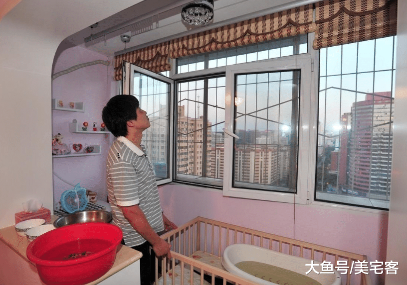 老师傅良心提醒: 水管走顶好还是走地好? 太多家庭做错了, 毁房