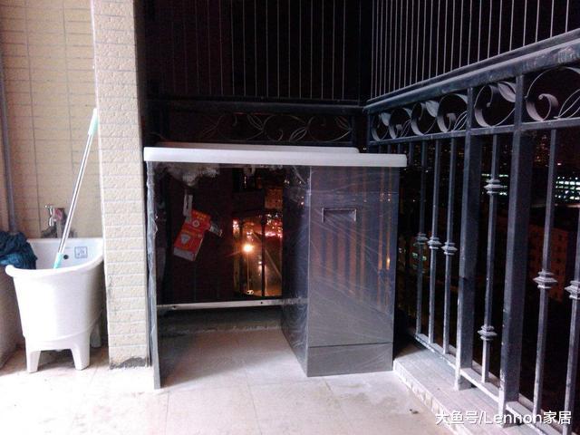 阳台上放洗衣机别忘了装此物, 实用性超强, 有钱人早就知道了