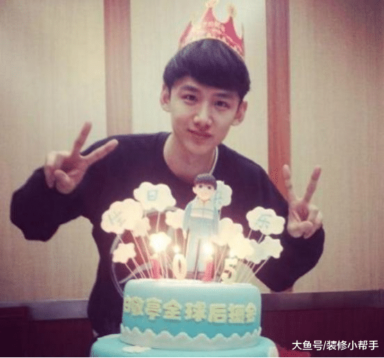 参观白敬亭的房子, 要不是有一台钢琴, 就跟普通人房子没区别