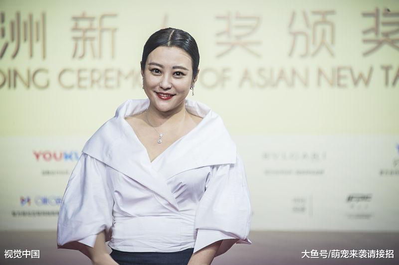 因拍戏被邓超怒甩, 事业大火与李光洁完婚, 今40岁演少女获称赞!