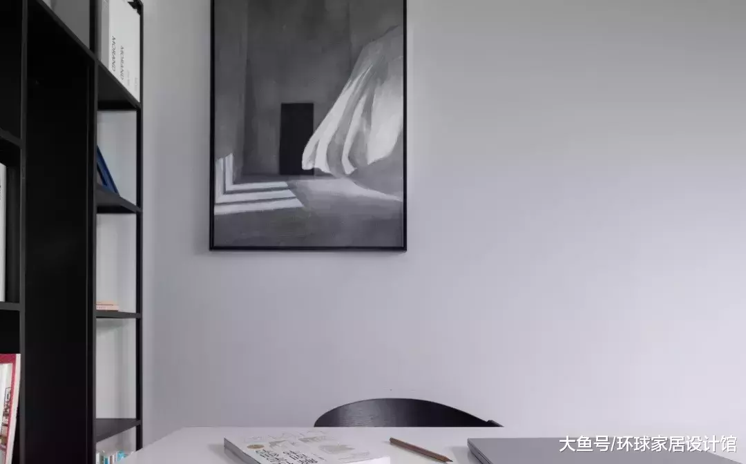 电视墙结合玄关打整墙集成柜, 这套黑白灰简约风装修很惊艳!