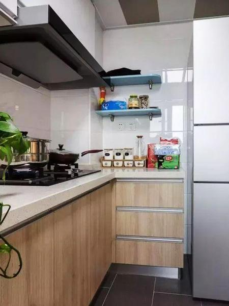 终于买了这套60㎡小户型, 装修完进门就觉得漂亮, 尤其是卧室