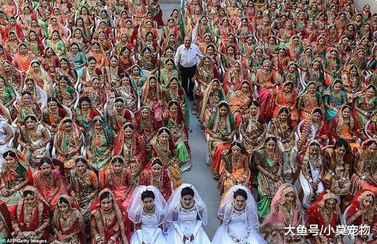 印度钻石大亨一次嫁掉261个“女儿” 还送每人20万黄金嫁妆