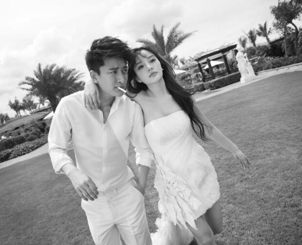 双方彻底凉凉了? 贾乃亮深夜发文怒斥, 李小璐方连发两条回怼