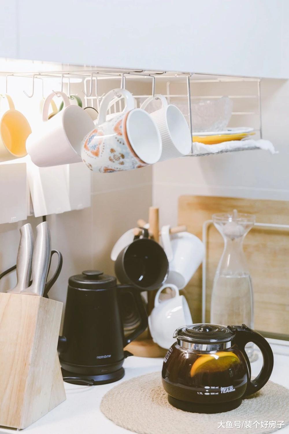 68㎡小两居, 改下桌子和墙面, 就多出一个独立餐厅!