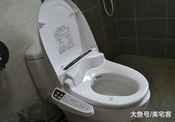 体验一次就能告诉你: 智能马桶值不值得装? 后悔这些年想错了