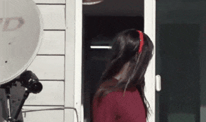 狗狗不喜欢男主人, 只粘着小姐姐, 于是主人想了个办法……