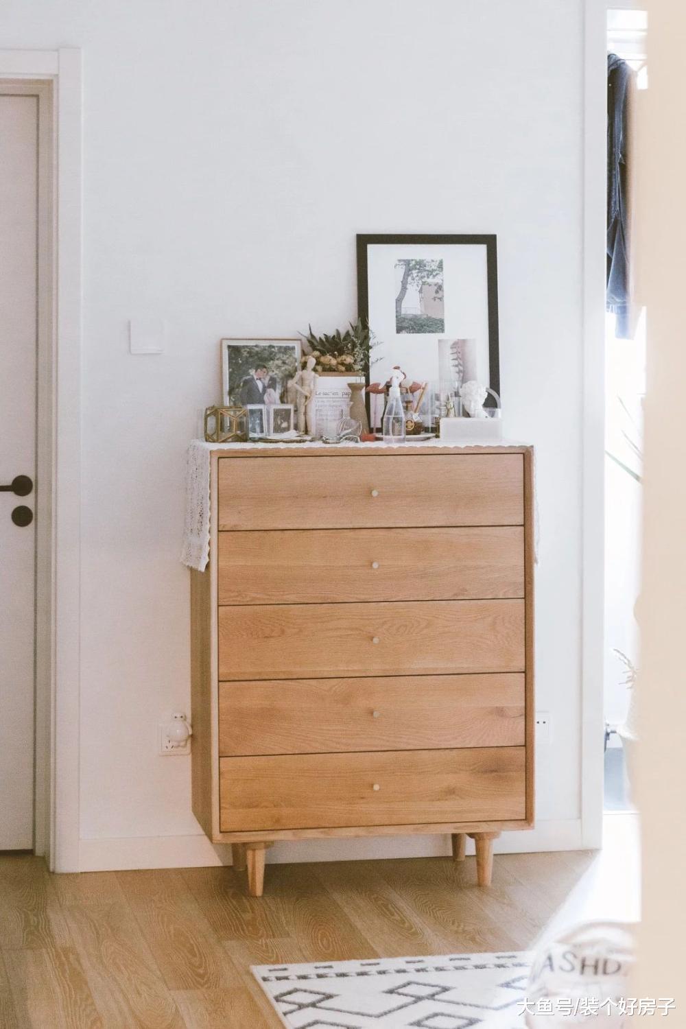 68㎡小两居, 改下桌子和墙面, 就多出一个独立餐厅!