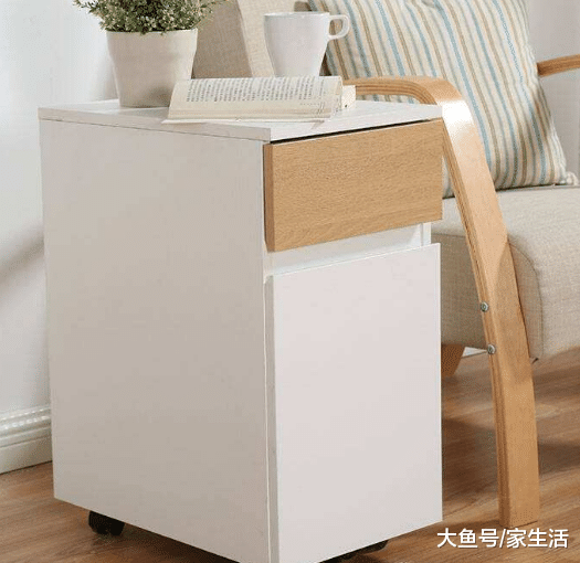 客厅不要买茶几了, 如今都流行这样装, 老师傅点头夸好