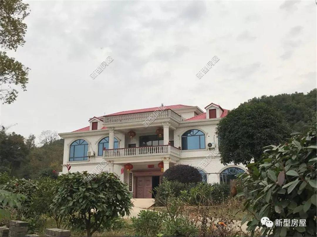 如果你有50万, 你会选择回农村盖别墅还是在城里买房付首付呢?