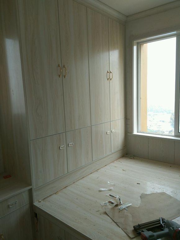 自己备木材花3万专门请木工打柜子, 这个价钱值么?