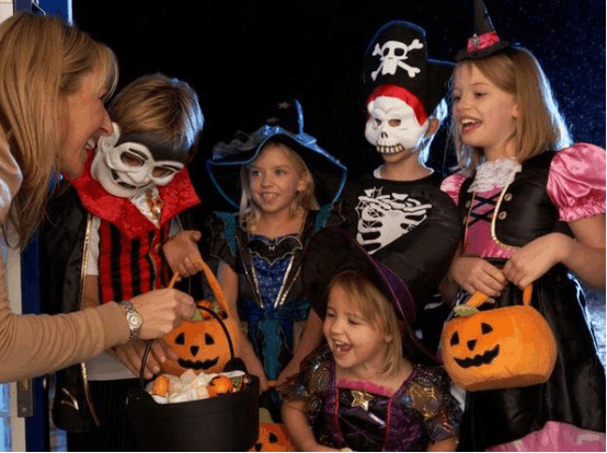 惊悚事件? 外国网友野外遇无头骆驼, 不仅能活着还能瞎溜达?