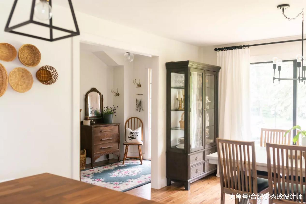 墙角1㎡也能当办公区, 黑色床头设计更特别, 朋友合肥150㎡的房子有创意!