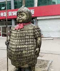 爆笑GIF: 妹子, 原来你能像风一样疾驰啊