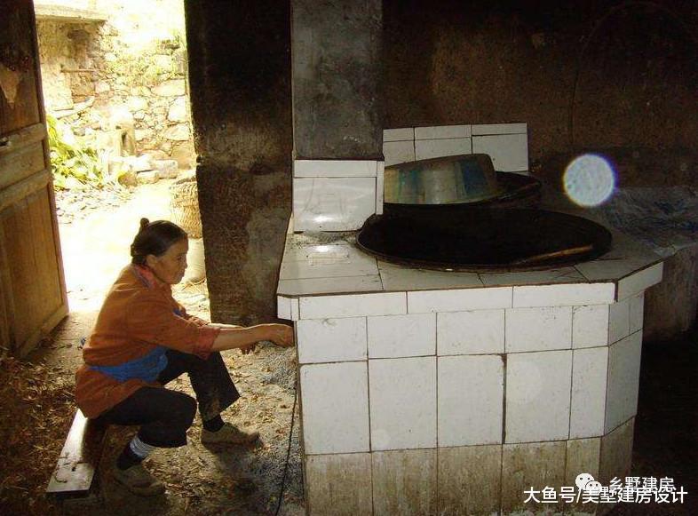 农村小伙自已动手建柴火灶, 技术让邻居都看傻, 果然高手在民间!