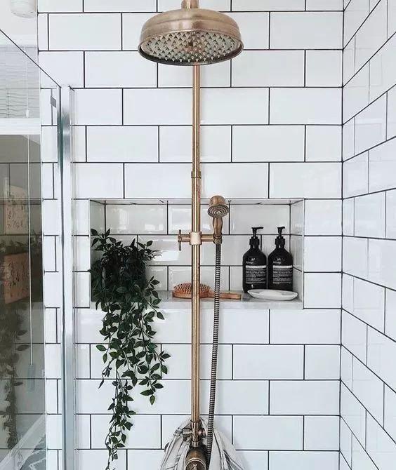 电费白交了! 用了这么多年热水器, 才知道左下角有个开关