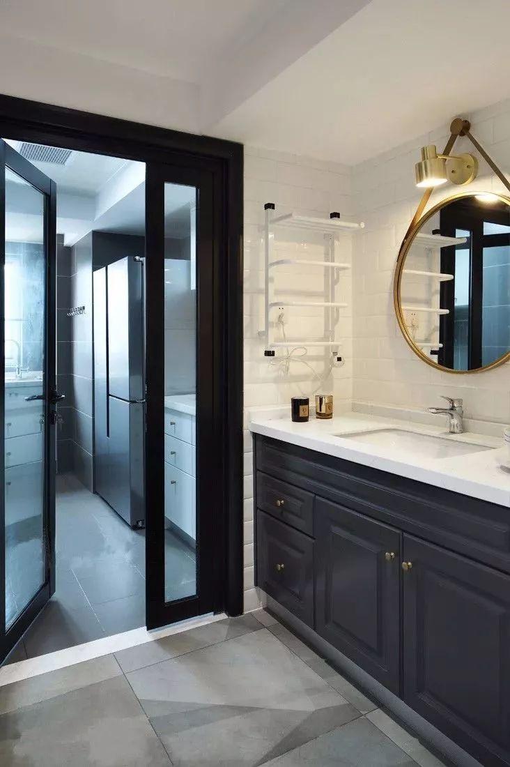 卫生间的毛巾往哪挂?