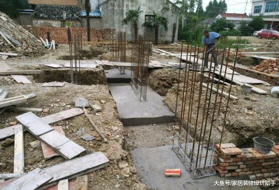 回农村砸50万建两层半小别墅, 被嘲讽人傻钱多、砸100万建房无意义