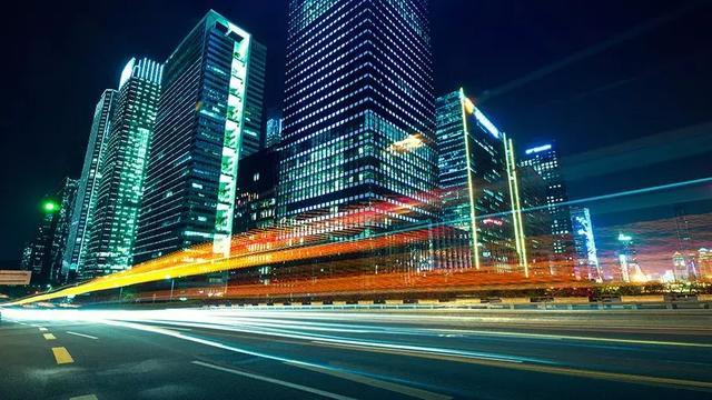 李铁: “房地产发展没有到头, 未来还有极大利好! ”