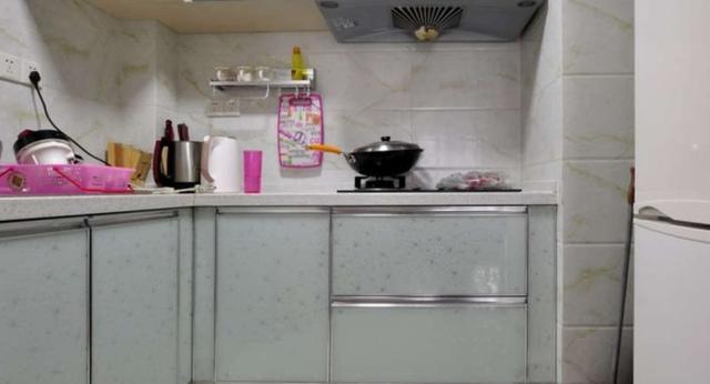 参观同事的婚房, 装修土到掉渣, 像出租房! 给我住我都不想住!