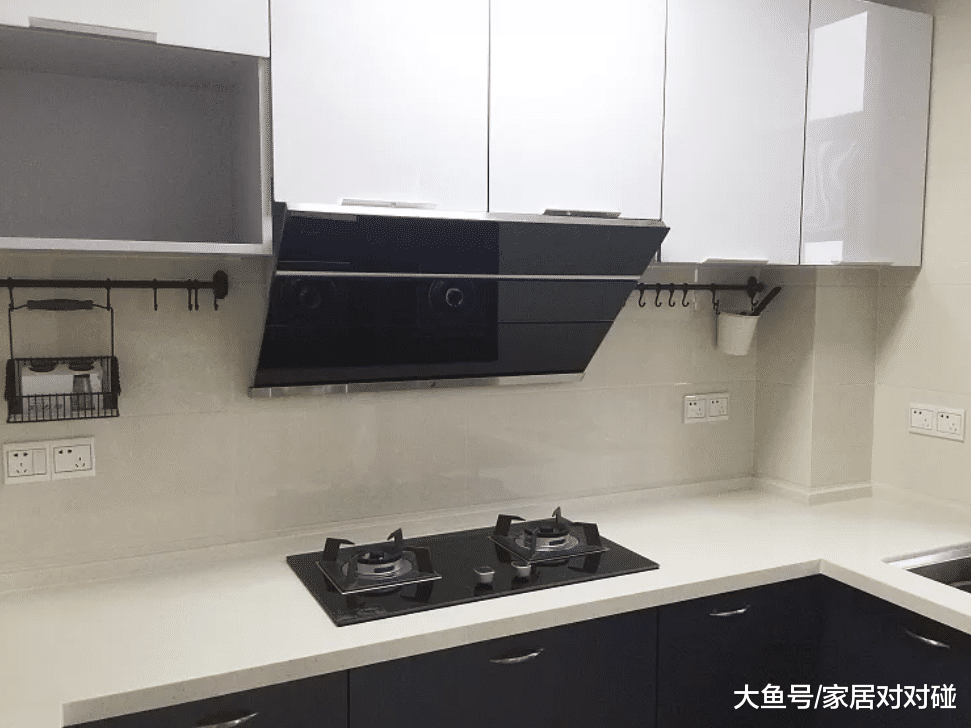 聪明媳妇, 给沙发背后“打矮柜”, 挤出小书房! 聪明极了, 晒晒