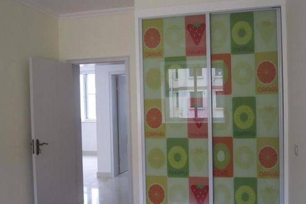 婆婆硬要插手装修, 完工后我愣了, 这电视墙上挂的是窗帘吗?