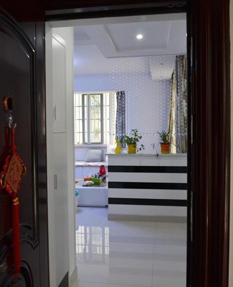 我的新家装好, 82平米大小, 自己也瘦了10几斤, 很漂亮