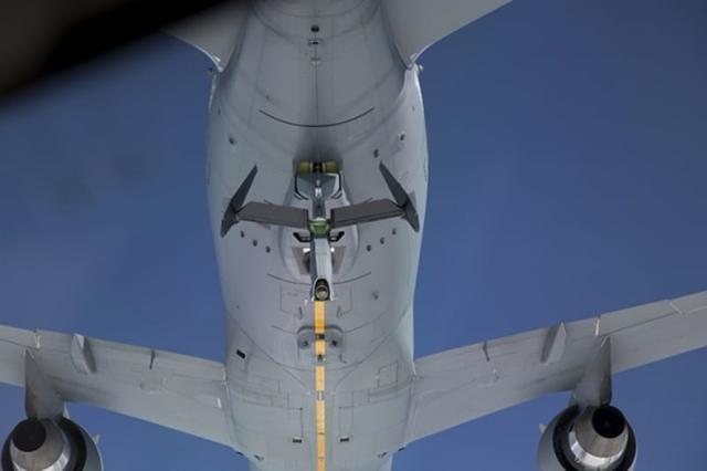 不是全新型号却超支30亿美元, KC-46A大型空中加油机再度延迟交付