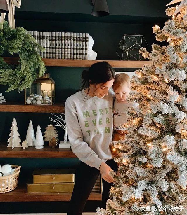 他为妻子和三个女儿, 打造了一个坐拥无敌湖景和十个房间的豪宅!