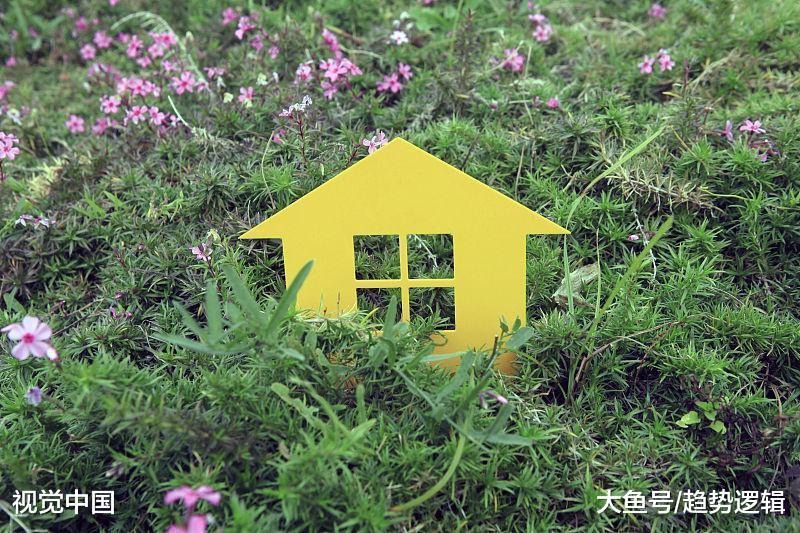 放着四线城市4套房不住, 北上广却租蜗居, 到底算不算刚需?