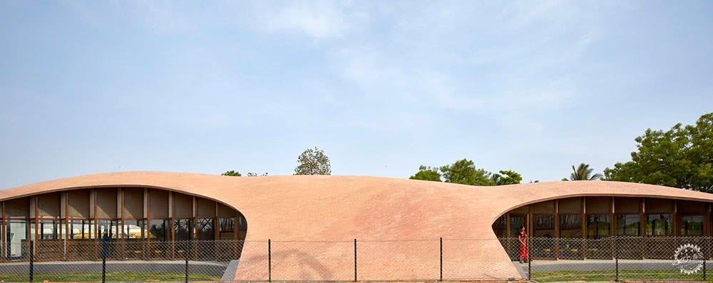 崛地而起的苍穹, 是孩子们知识的海洋