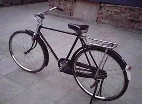 八十年代的“豪车”, 在当时极其稀有, 一村子都未必有一辆