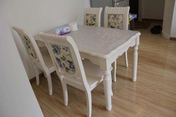 朋友97平小三房, 花10万简单装修效果好, 电视墙美观又时尚