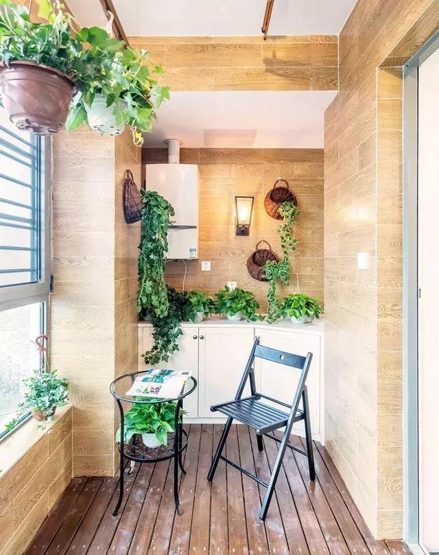 越来越多人阳台不铺瓷砖了, 现在流行这种, 好看又不过时!