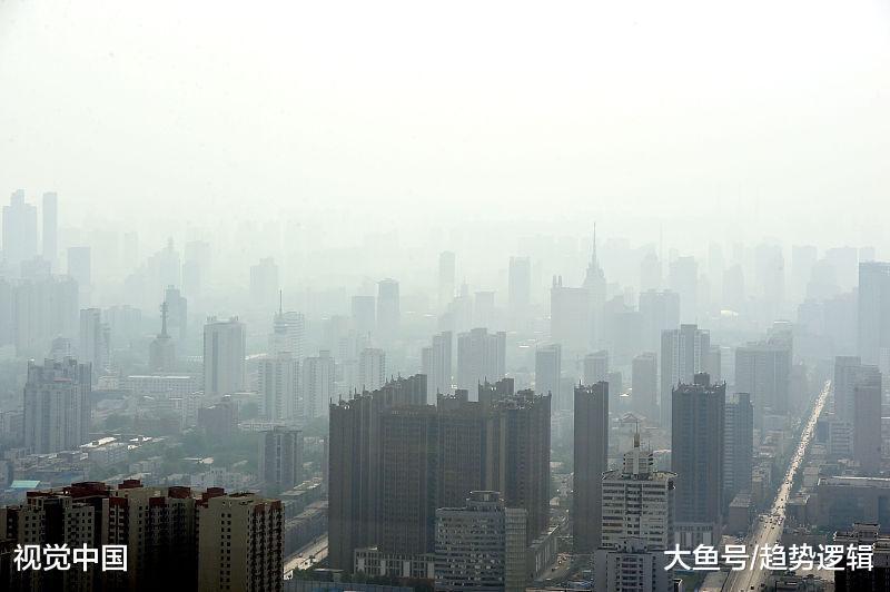 寒风中的郑州楼市: 10个月落户4万人才, 却拦不住房企要“活下去”