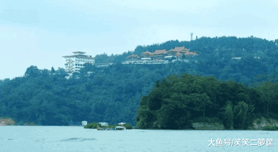 只是他家的味噌汤是限量供应, 当日时段卖完不再添加
