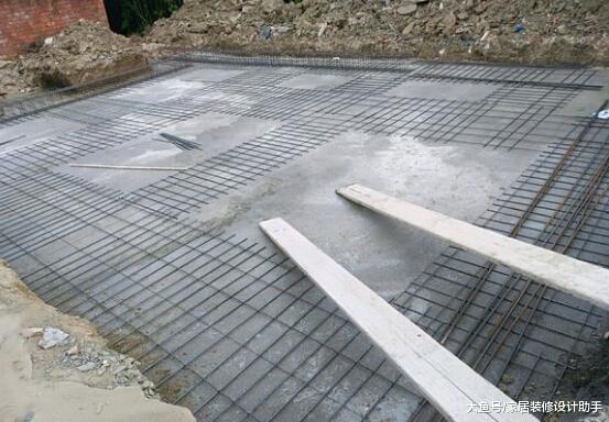 37万建别墅, 趁左右无邻居将地基抬高1米, 被邻居们狂怼做人不厚道