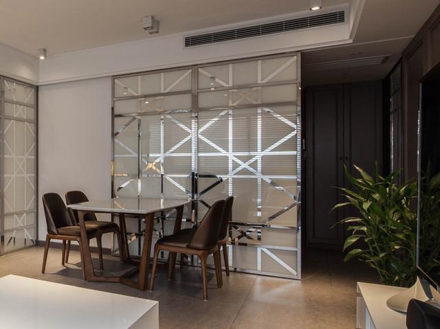 朋友家复式新房装修得这么好看, 但卧室被说像酒店