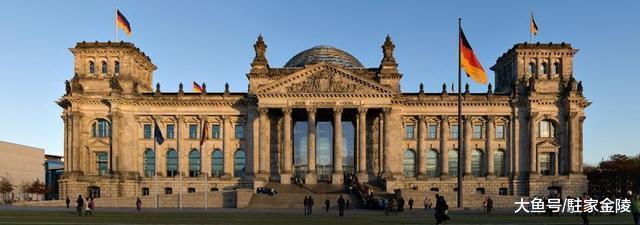 最近十年房价每年缩水百分之一, 收入涨三倍, 这个国家怎么做到的