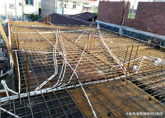 担心以后建房难, 着急忙慌回农村狂砸40万自建八角窗户两层小别墅