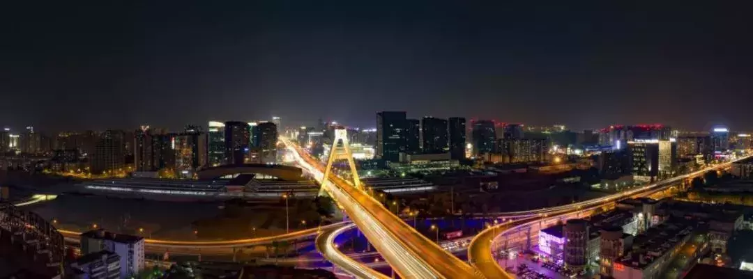 成都新经济活力指数攀升, 强势领跑新一线城市