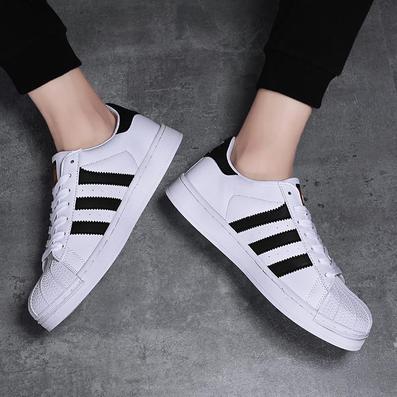 烂大街的运动鞋都不如小白鞋好看、老外见了直夸