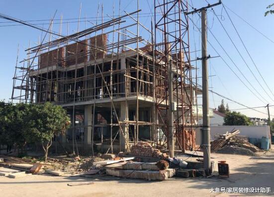 这辈子不想留遗憾, 顶着全村人压力自建框架主体, 1200一平贵不贵?