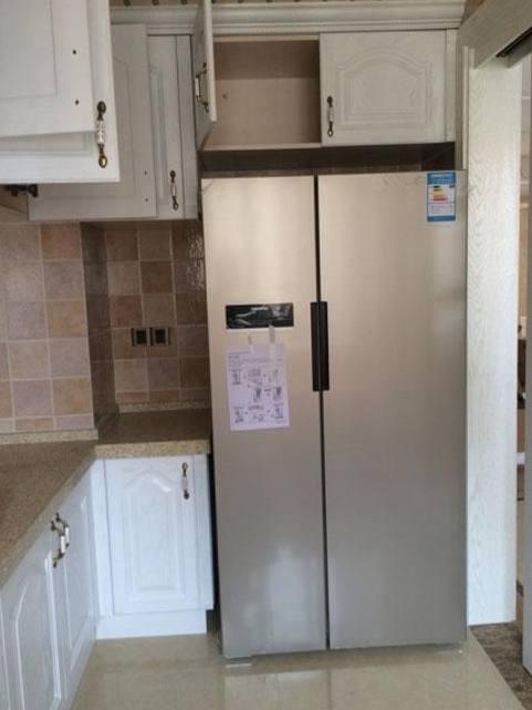 家具还未入场, 通风3个月后入住, 全屋贴瓷砖大气时尚吗?