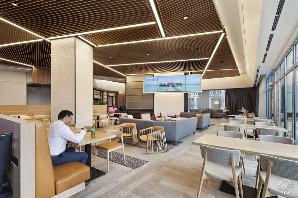 希尔顿不仅酒店精致, 连餐厅也是一件艺术品