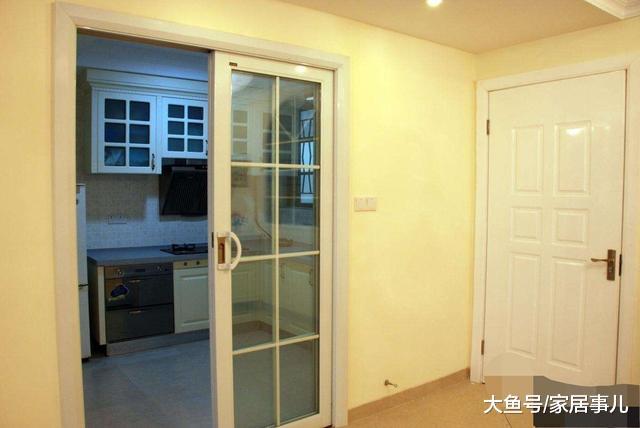 厨房不要装推拉门了, 直接这样装实用又好看, 难怪有钱人都喜欢