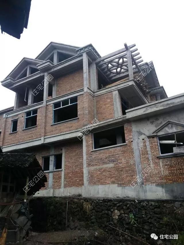 60万建别墅, 20万做装修, 庭院泳池一个不落, 湖南的这栋农村别墅刷爆了朋友圈