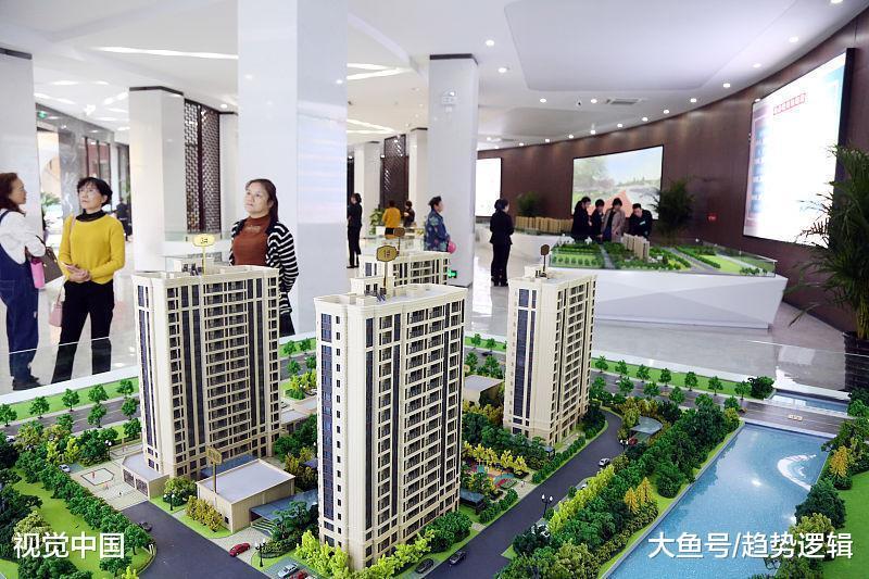 降价潮下冰与火: 炒房客3套房卖不动很焦虑, 刚需觑准时机想入市